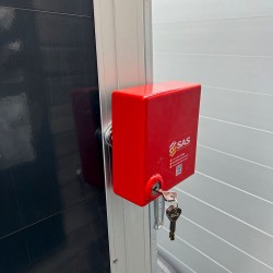 Antivol de porte rouge pour fourgon