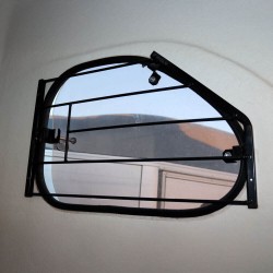 Grille de hublot gauche